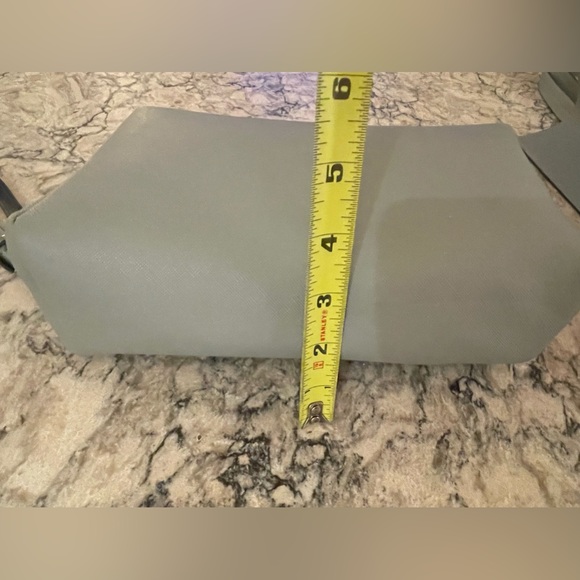 LAUNDRY by SHELLI SEGAL Gray Large Tote Bag With Pouch Exc cond / like new - Picture 13 of 14